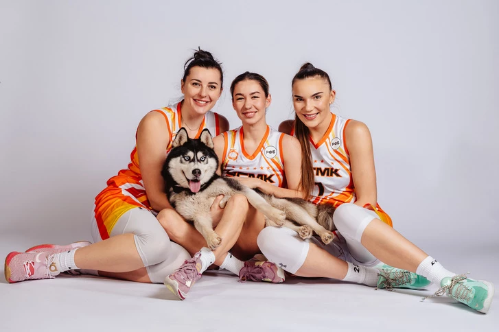 28122022_trio.jpg
