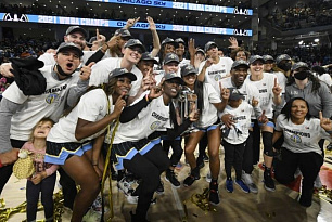 Поздравляем Кортни и Элли с титулом чемпионов WNBA